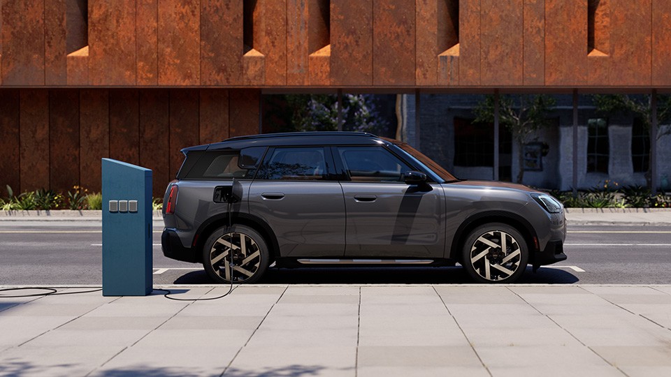 MINI ELECTRIC Öffentlich Laden