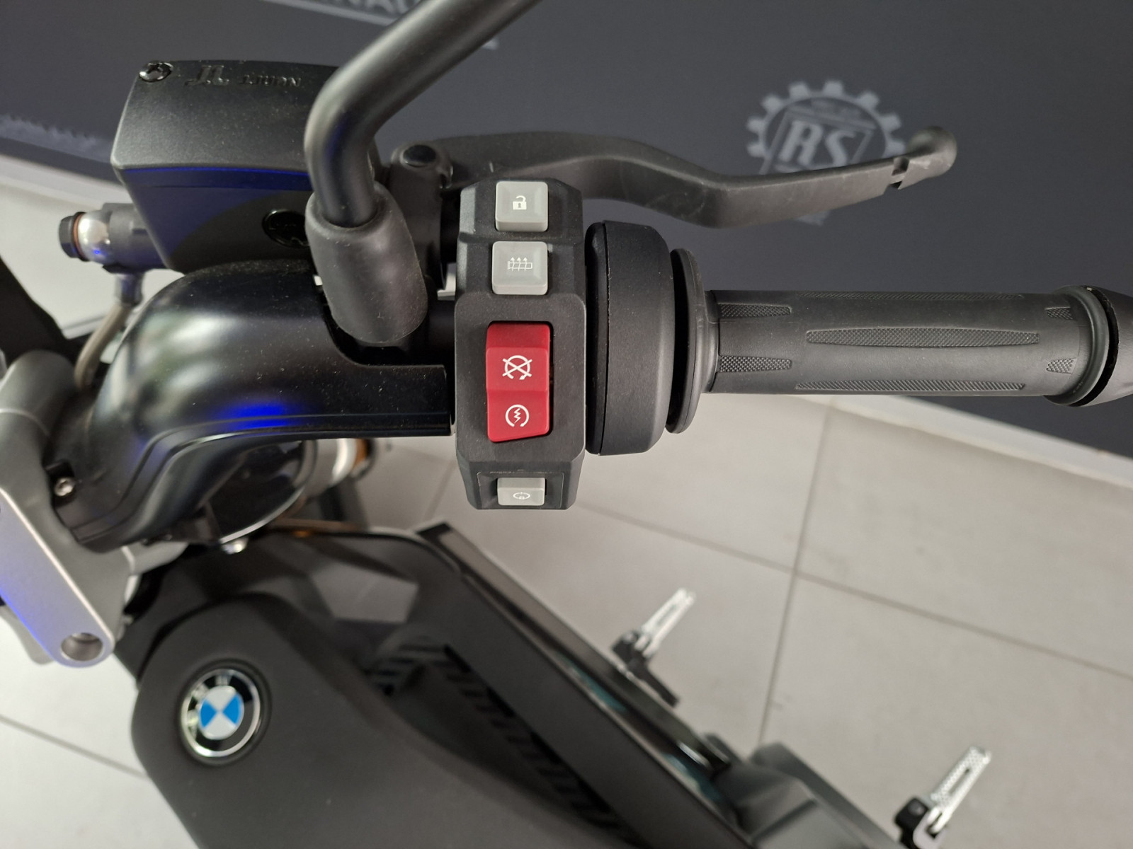 BMW CE 02 AM – Produktfoto 10