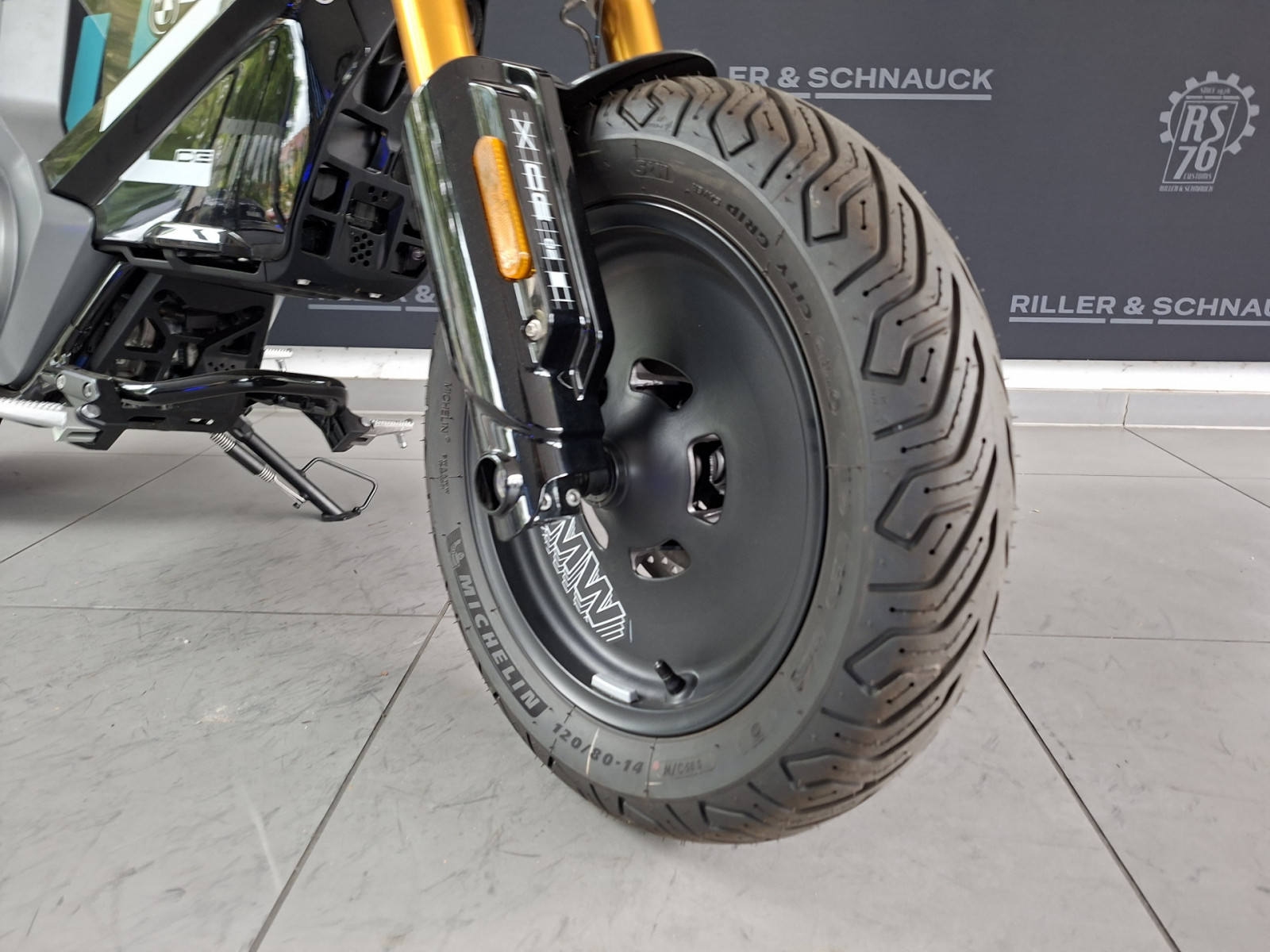 BMW CE 02 AM – Produktfoto 2