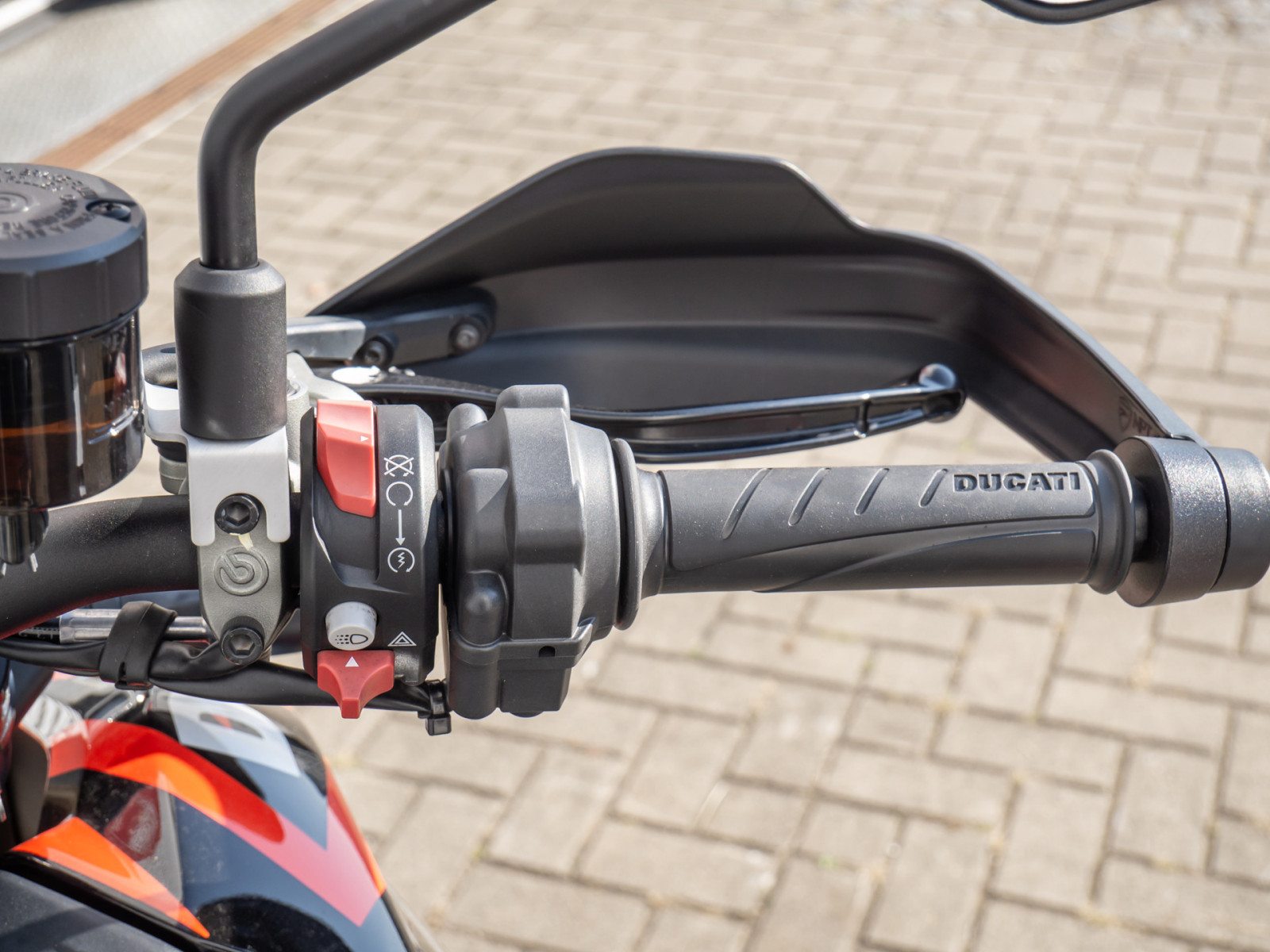 DUCATI Hypermotard 698 RVE 35kW – Produktfoto 11