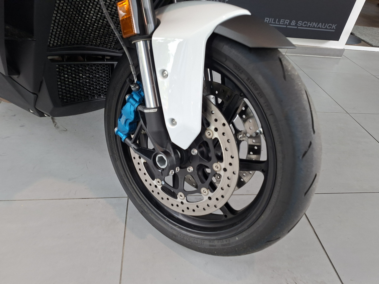 BMW M 1000 XR – Produktfoto 3