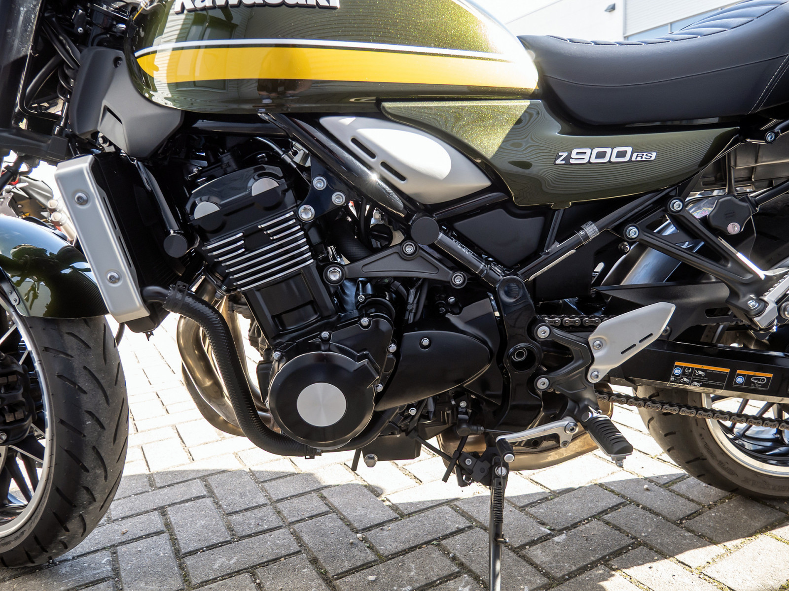 Kawasaki Z 900 RS – Produktfoto 13