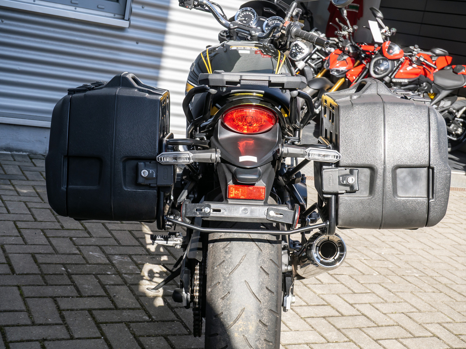 Kawasaki Z 900 RS – Produktfoto 6