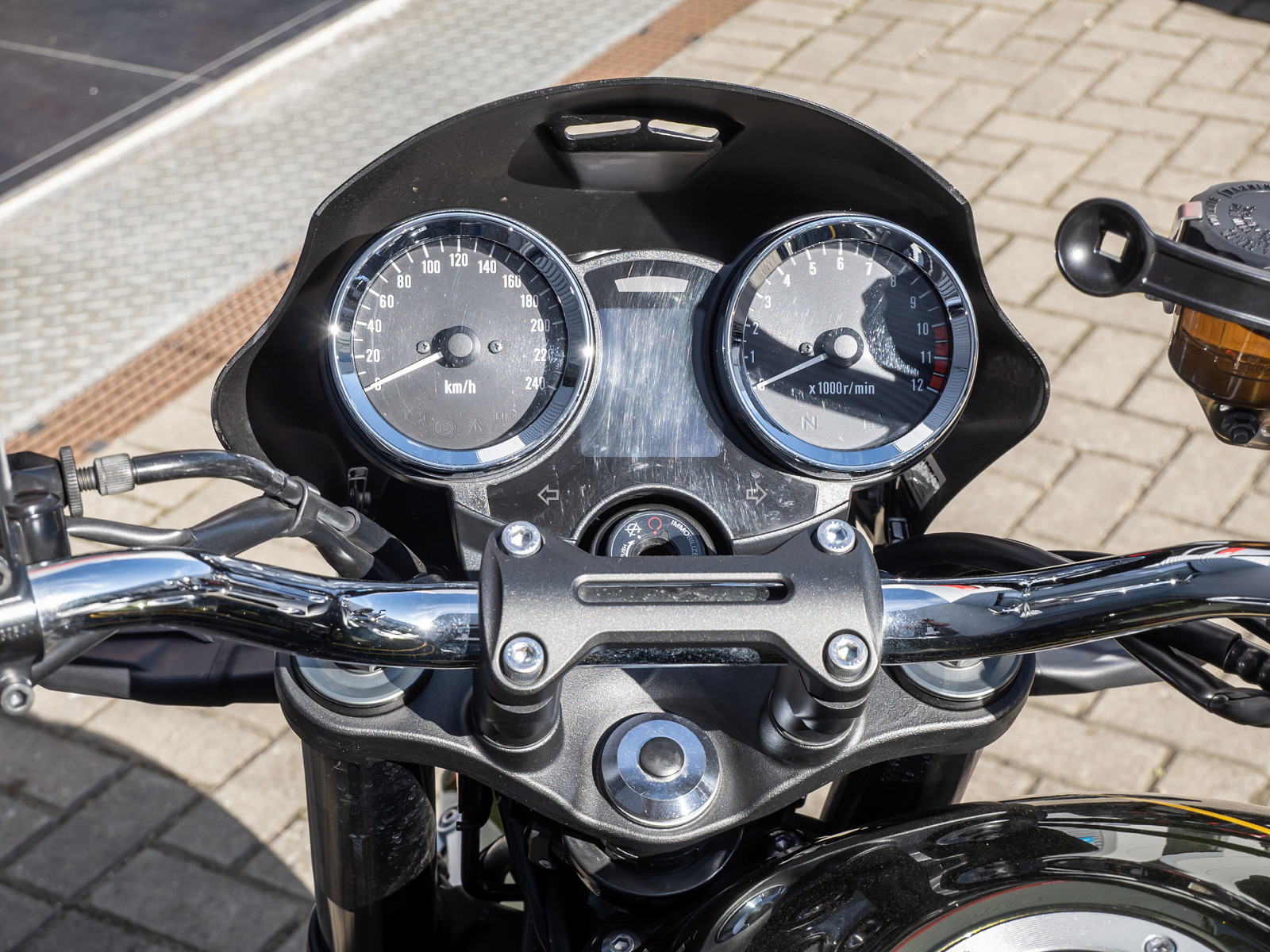 Kawasaki Z 900 RS – Produktfoto 9
