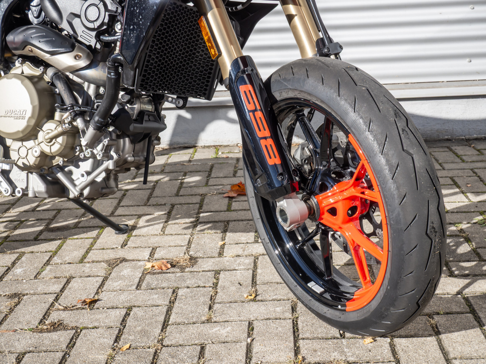 DUCATI Hypermotard 698 RVE – Produktfoto 4