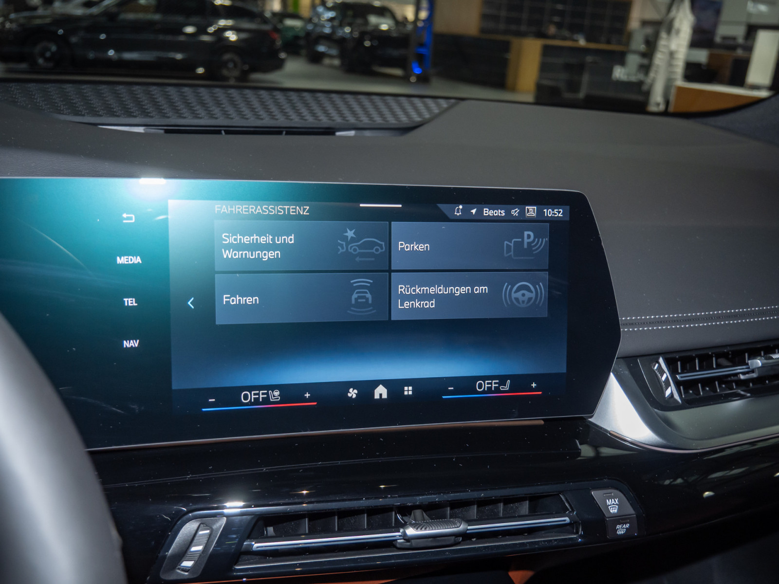 BMW 220i Active Tourer M-Sport – Produktfoto 12