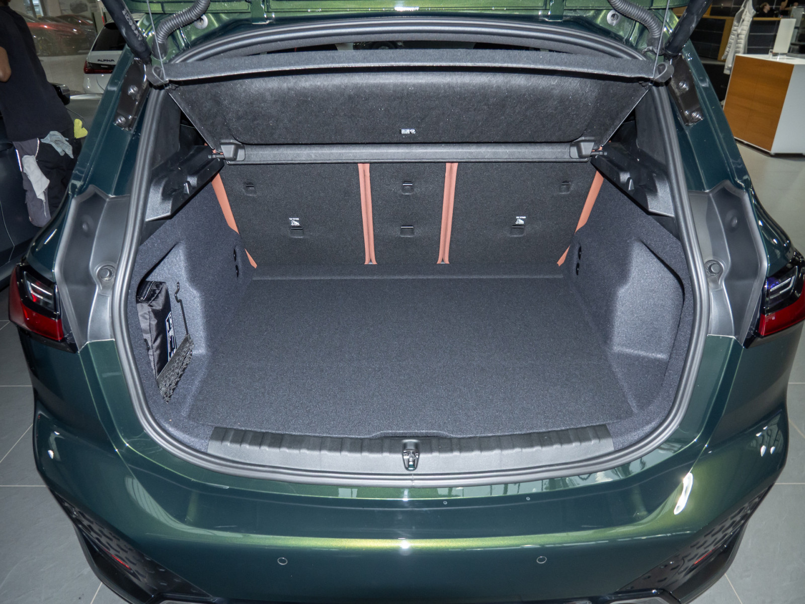 BMW 220i Active Tourer M-Sport – Produktfoto 20