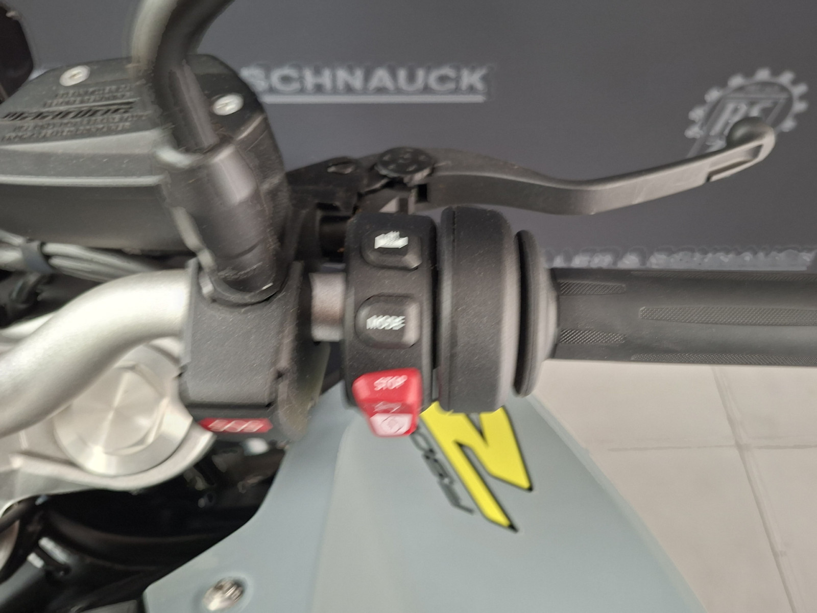 BMW F 900 R A2 – Produktfoto 11