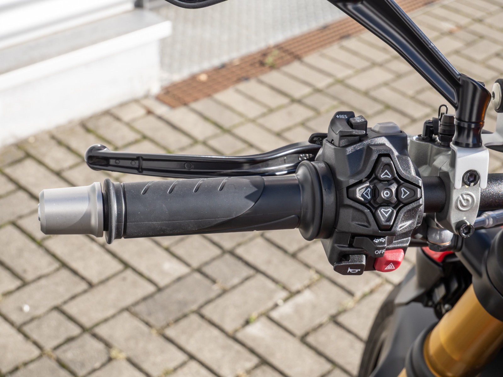 DUCATI Streetfighter V2 S – Produktfoto 10