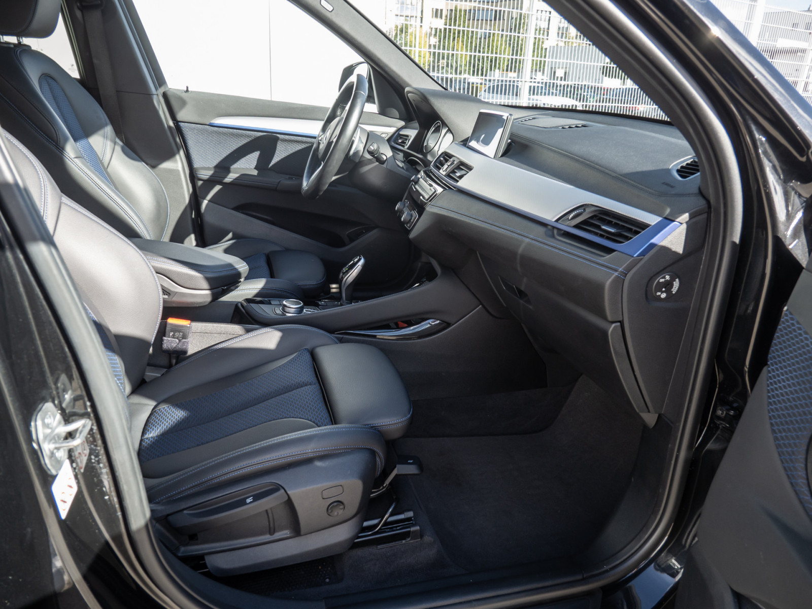 BMW X1 xDrive 20i M-Sport – Produktfoto 6