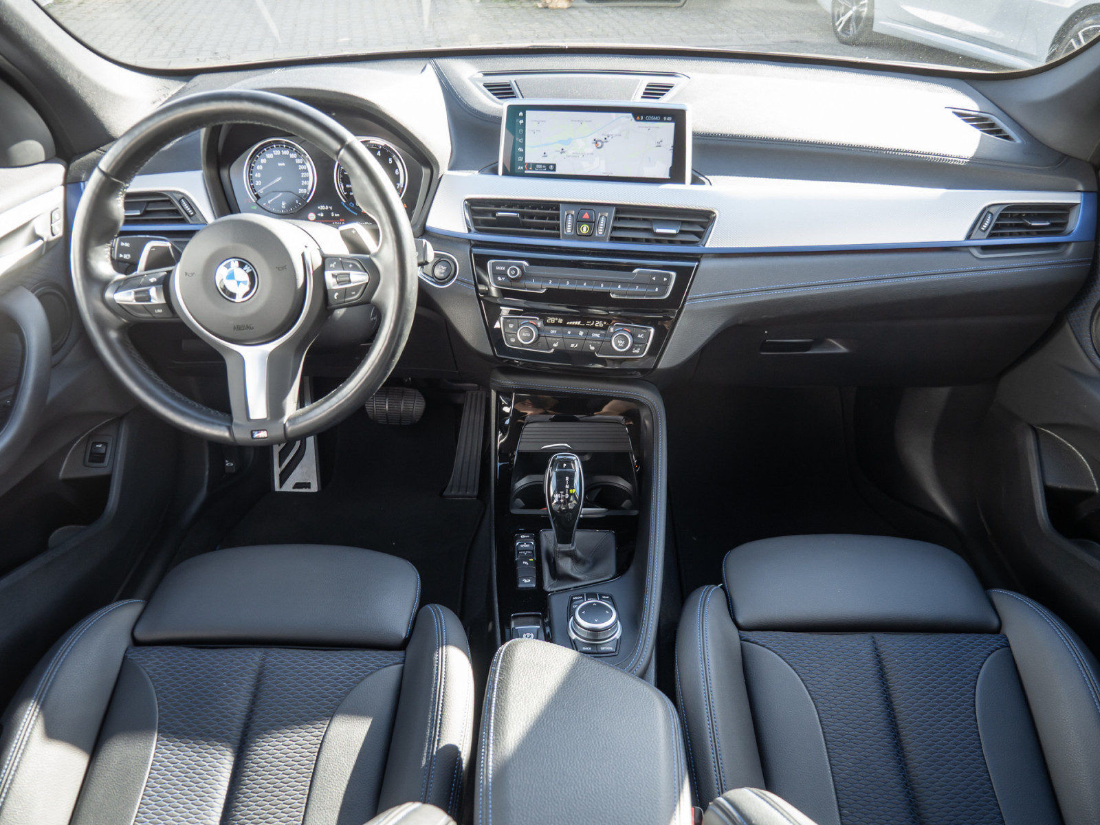 BMW X1 xDrive 20i M-Sport – Produktfoto 8