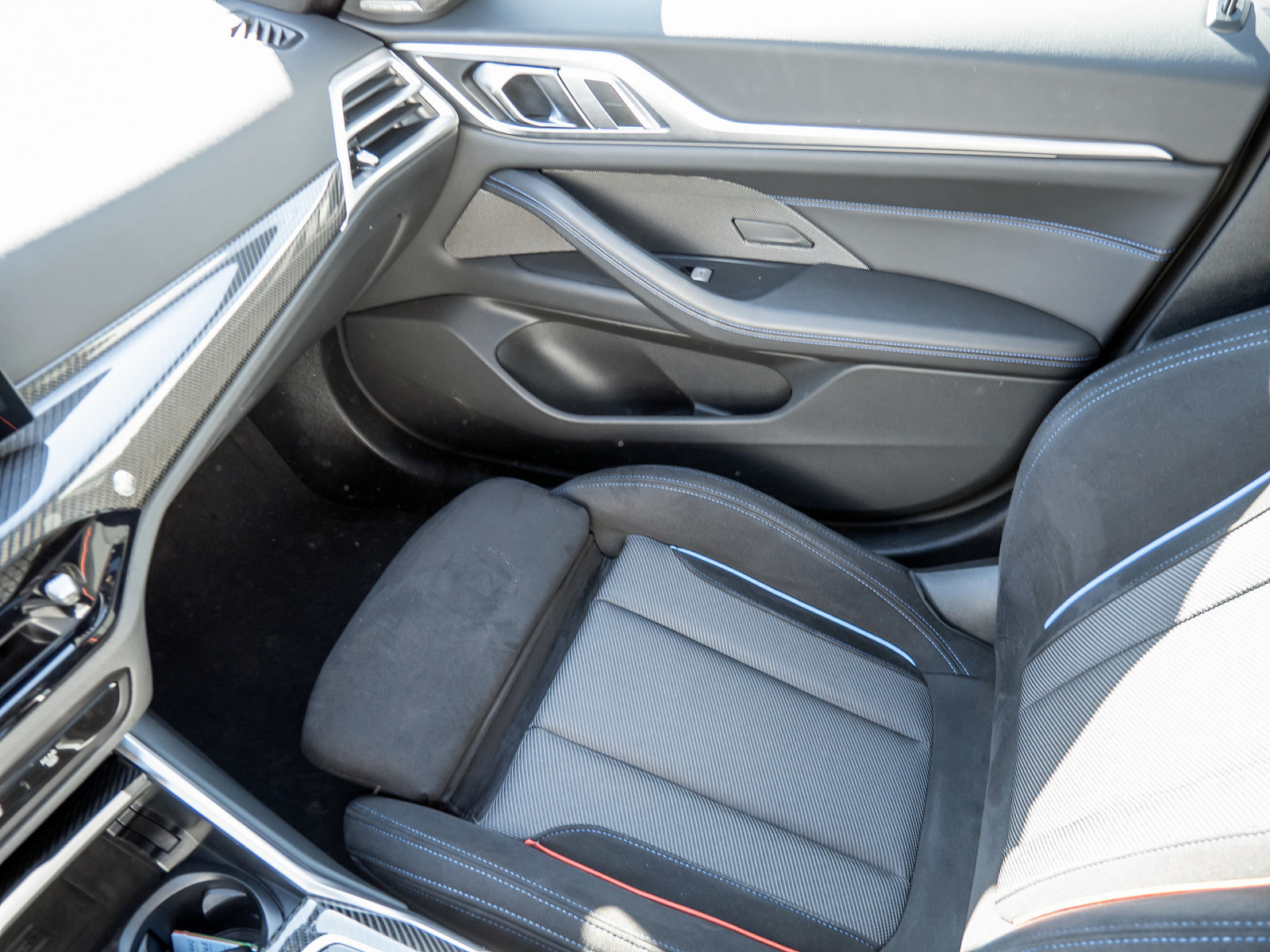 ALPINA D4 S Gran Coupe Allrad – Produktfoto 16