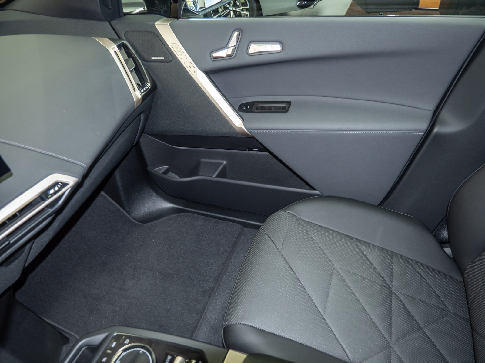 BMW iX xDrive 45 – Produktfoto 15