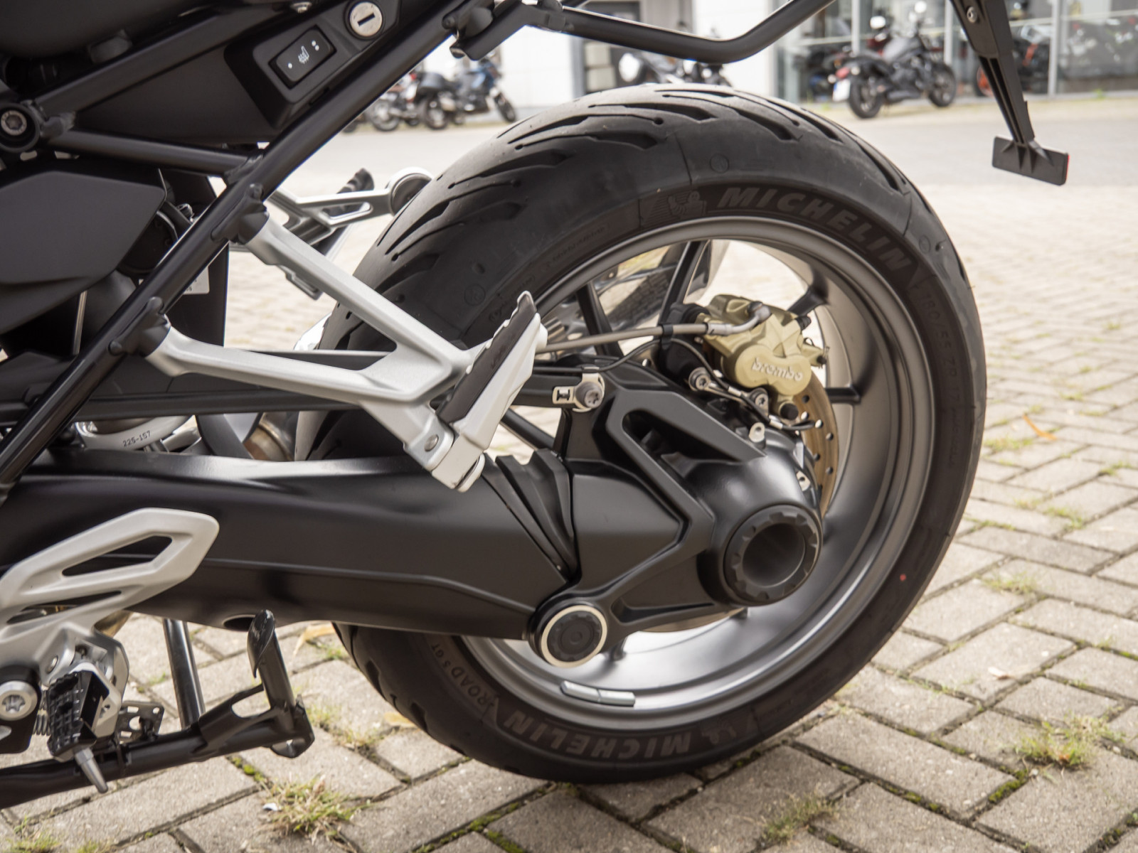 BMW R 1250 RS Triple Black – Produktfoto 11
