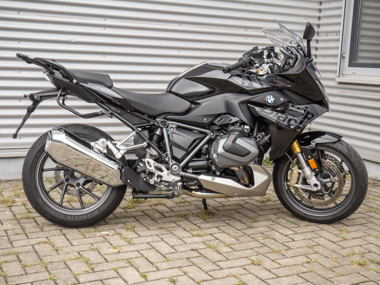BMW R 1250 RS Triple Black – Produktfoto 2