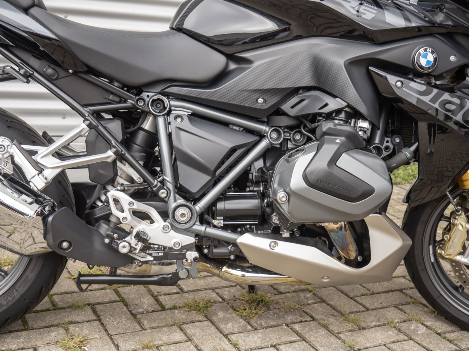 BMW R 1250 RS Triple Black – Produktfoto 4