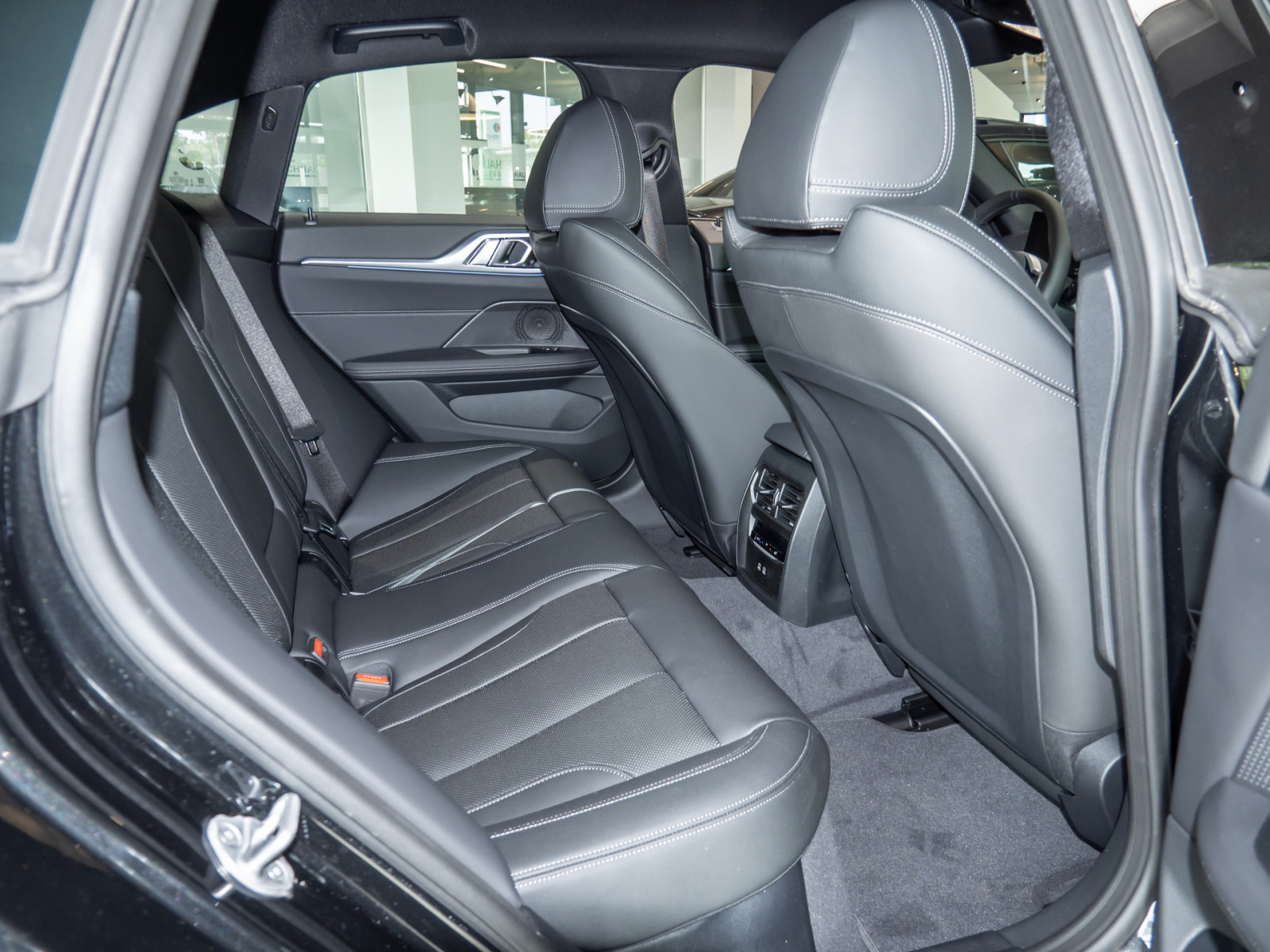 BMW i4 Gran Coupe 35 eDrive M-Sport – Produktfoto 6