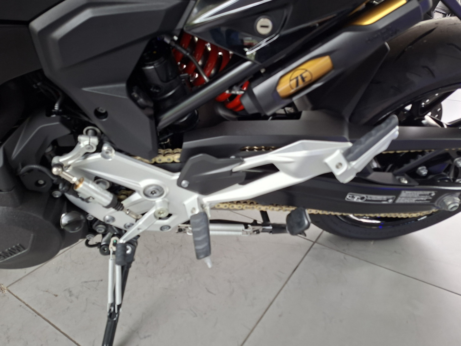 BMW F 900 R – Produktfoto 7