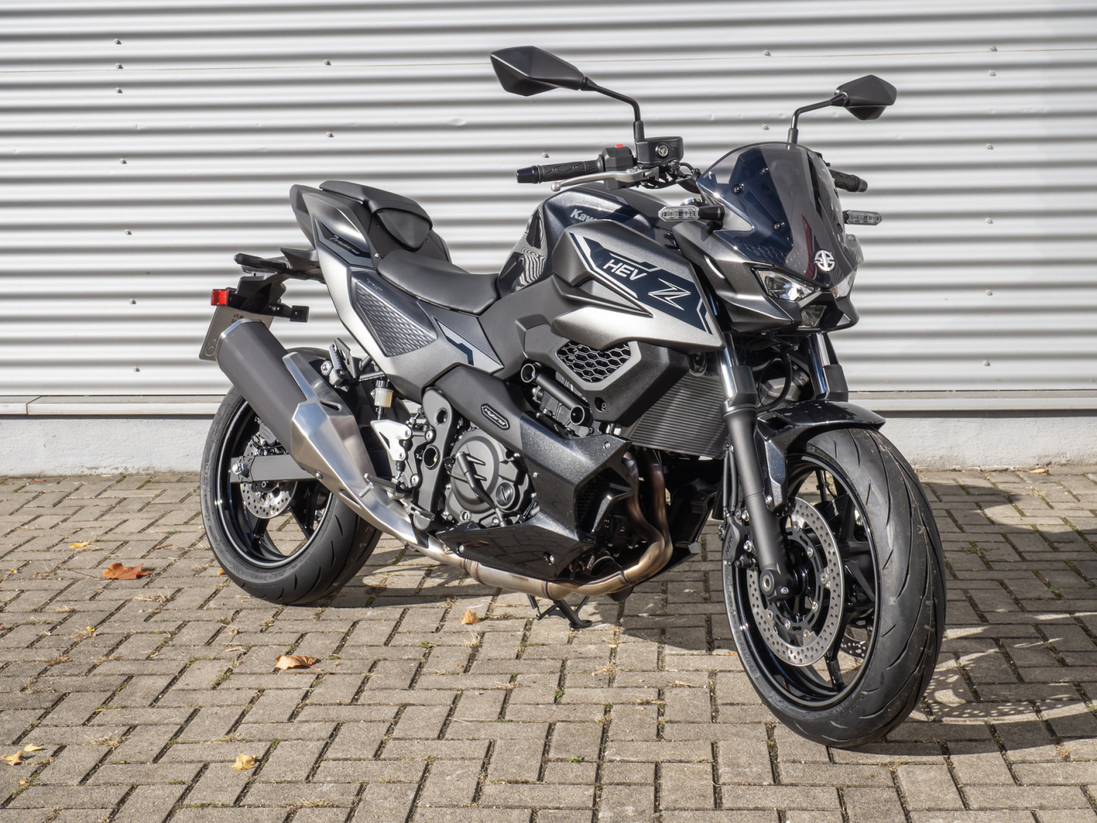 KAWASAKI Z7 Hybrid – Produktfoto 1