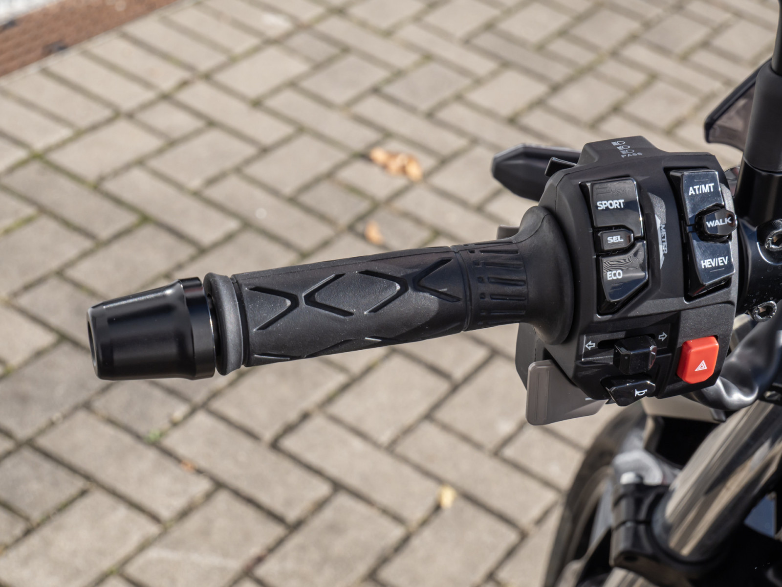 KAWASAKI Z7 Hybrid – Produktfoto 10