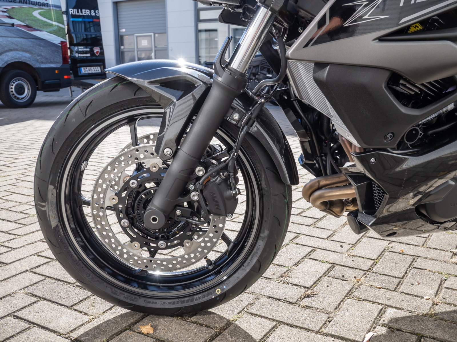 KAWASAKI Z7 Hybrid – Produktfoto 14