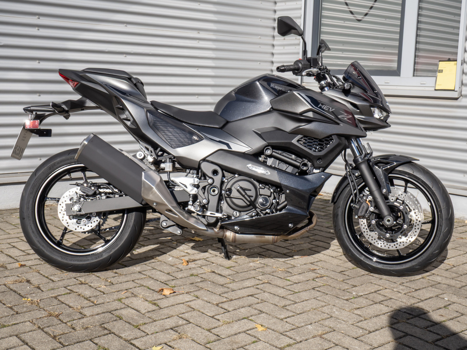 KAWASAKI Z7 Hybrid – Produktfoto 3