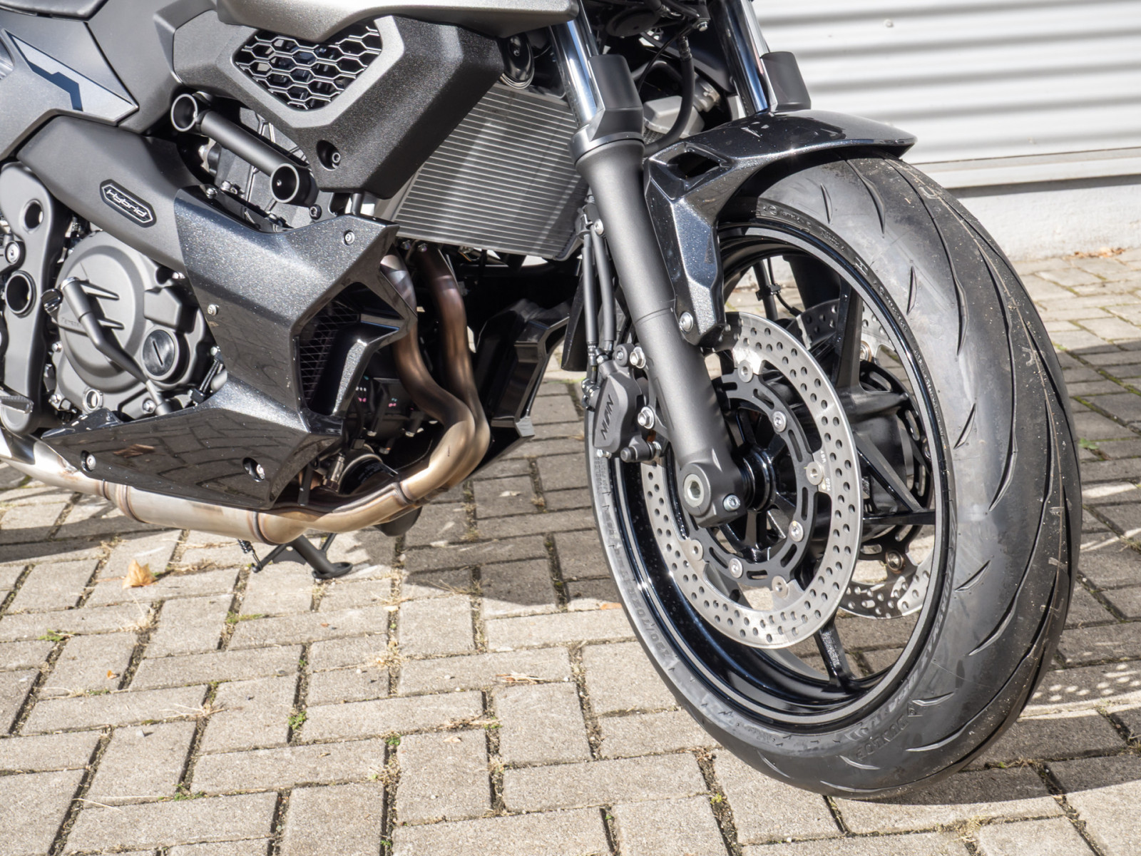 KAWASAKI Z7 Hybrid – Produktfoto 4