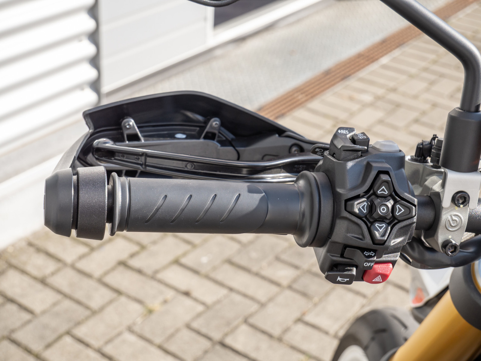 DUCATI Hypermotard V2 SP Demo – Produktfoto 10