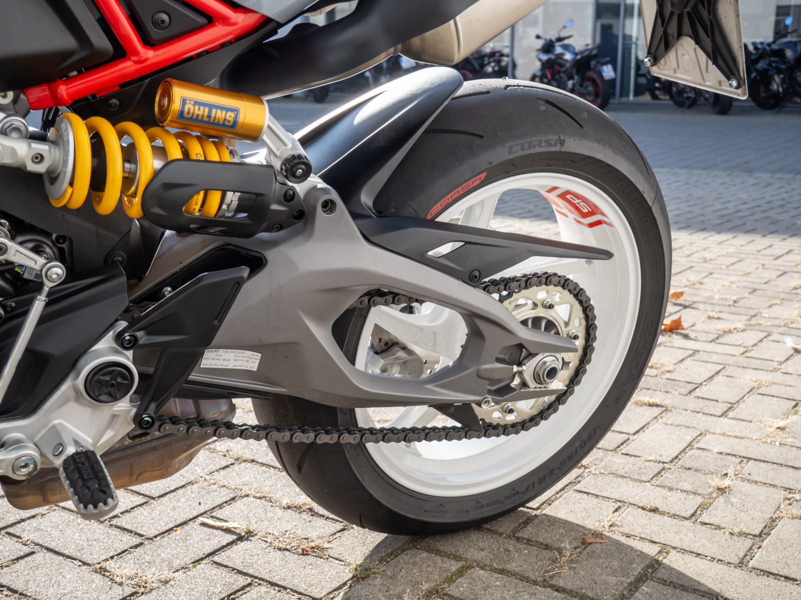DUCATI Hypermotard V2 SP Demo – Produktfoto 12