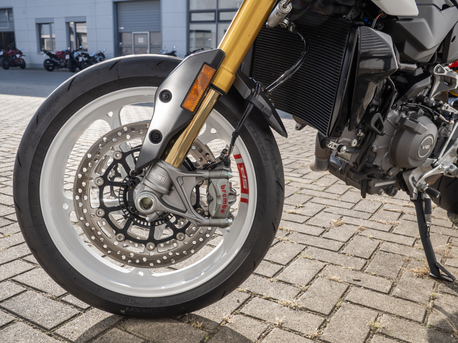 DUCATI Hypermotard V2 SP Demo – Produktfoto 14