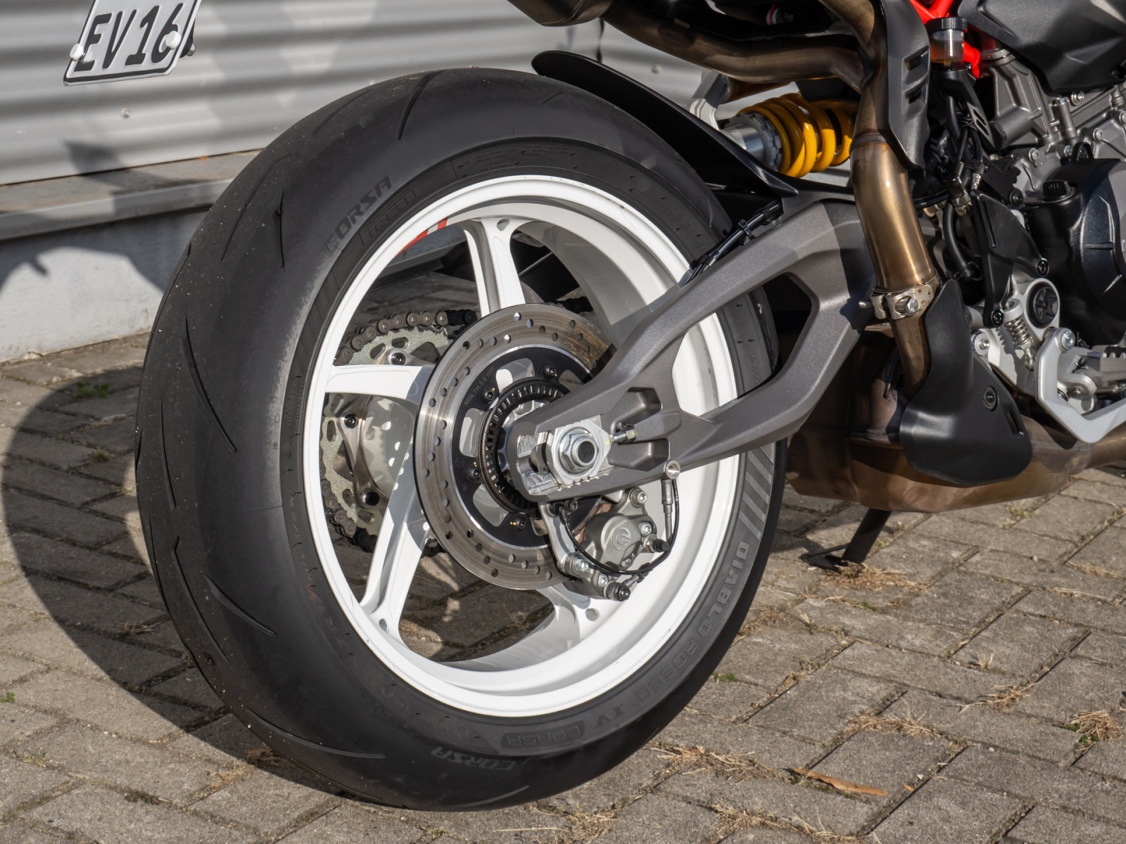 DUCATI Hypermotard V2 SP Demo – Produktfoto 6