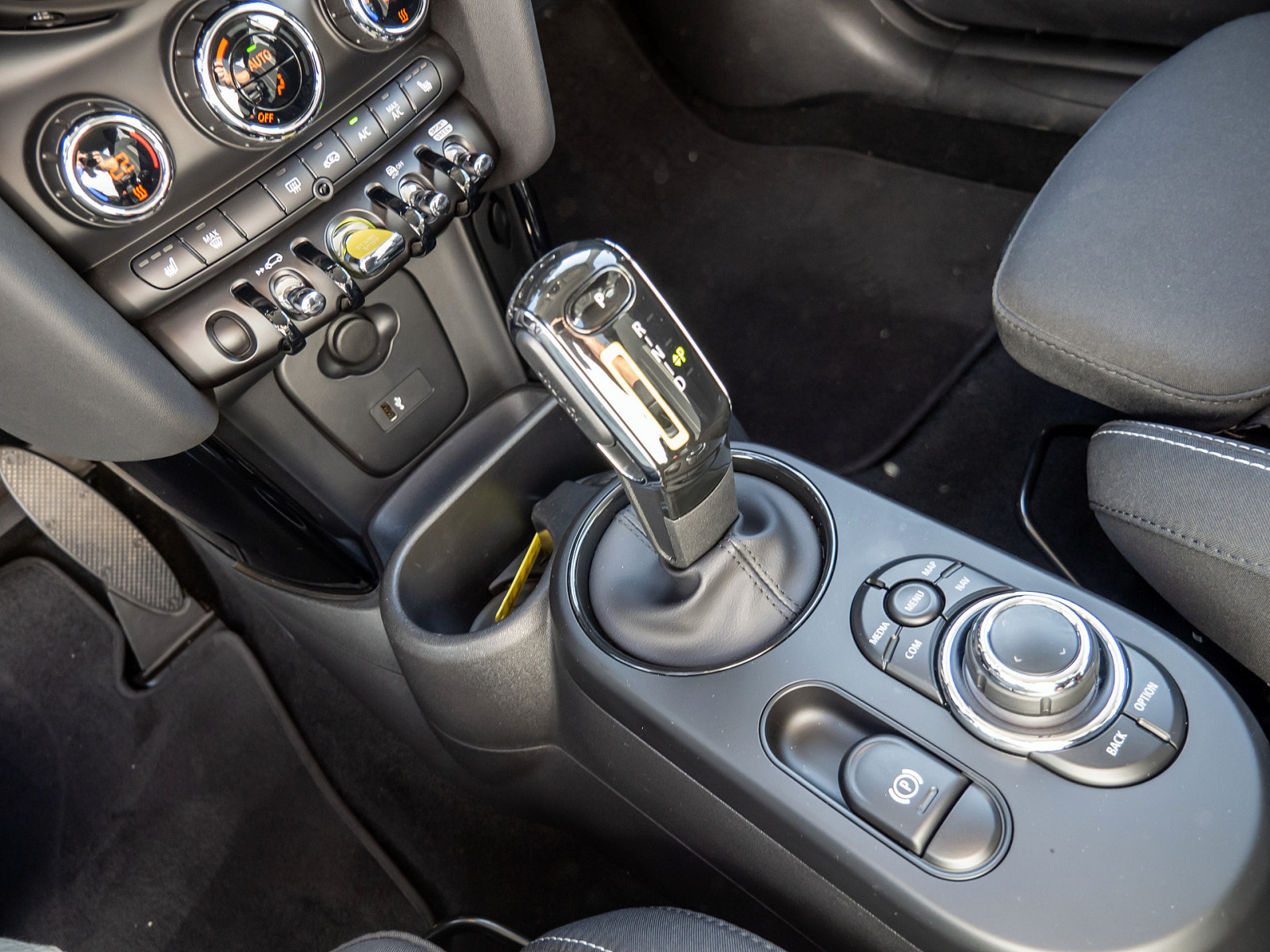MINI Cooper SE Essential Trim – Produktfoto 14