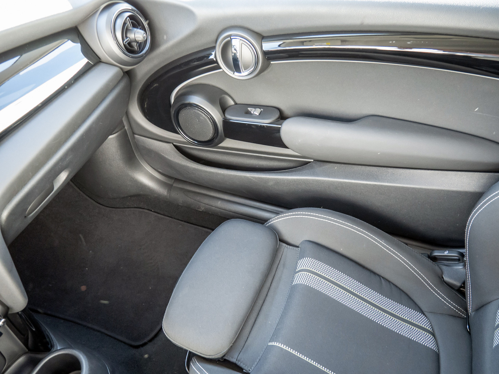 MINI Cooper SE Essential Trim – Produktfoto 15