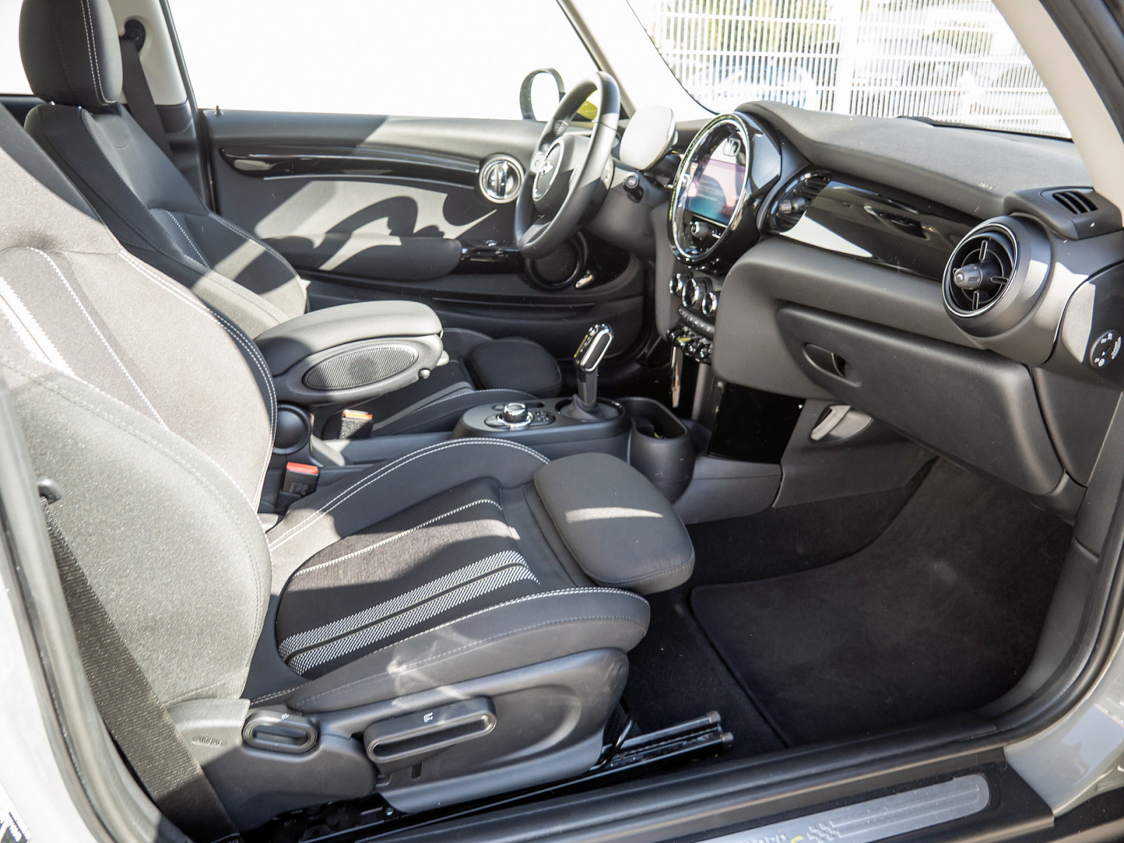 MINI Cooper SE Essential Trim – Produktfoto 6