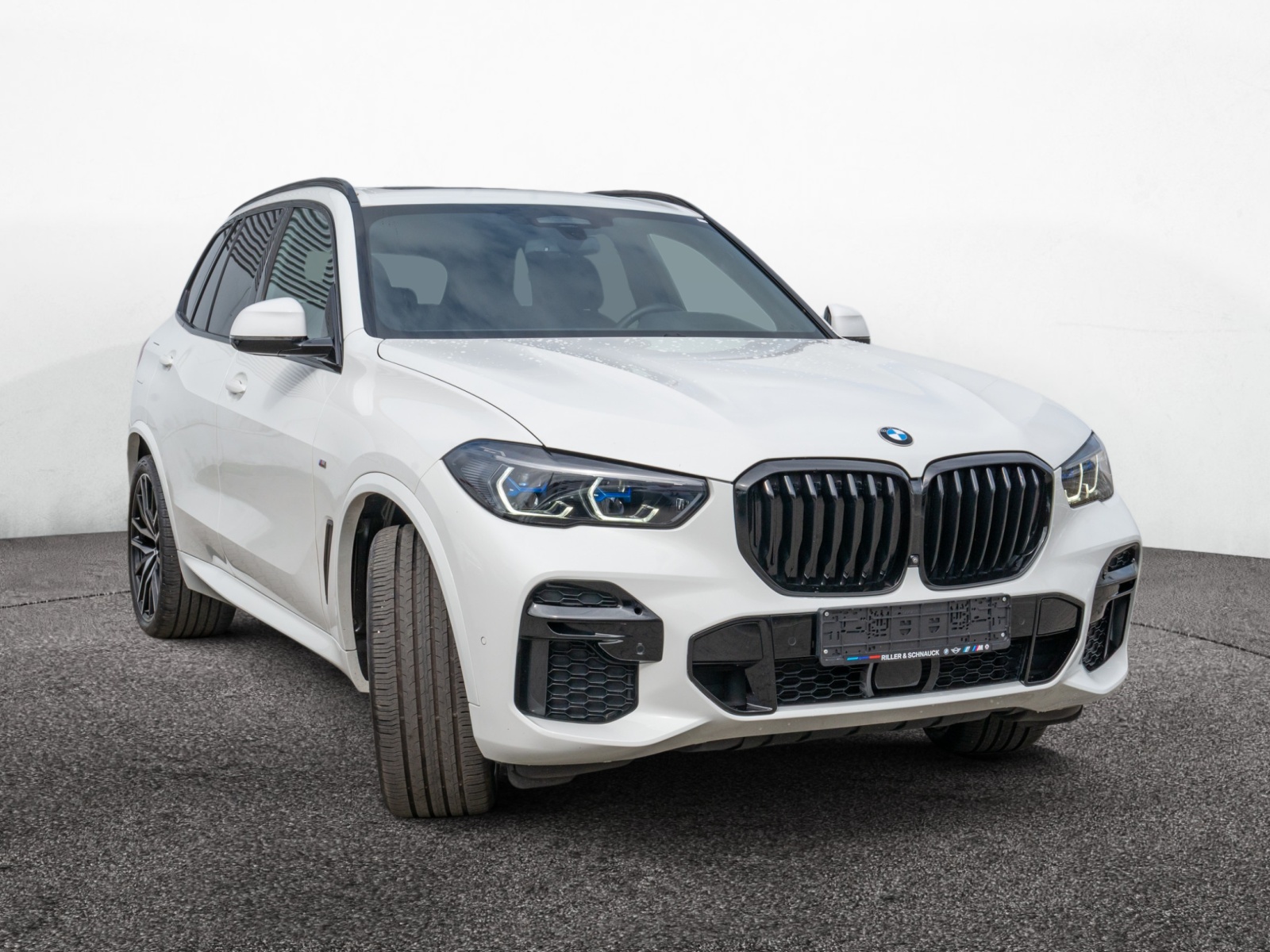 BMW X5 xDrive 30d M-Sport – Produktfoto 2