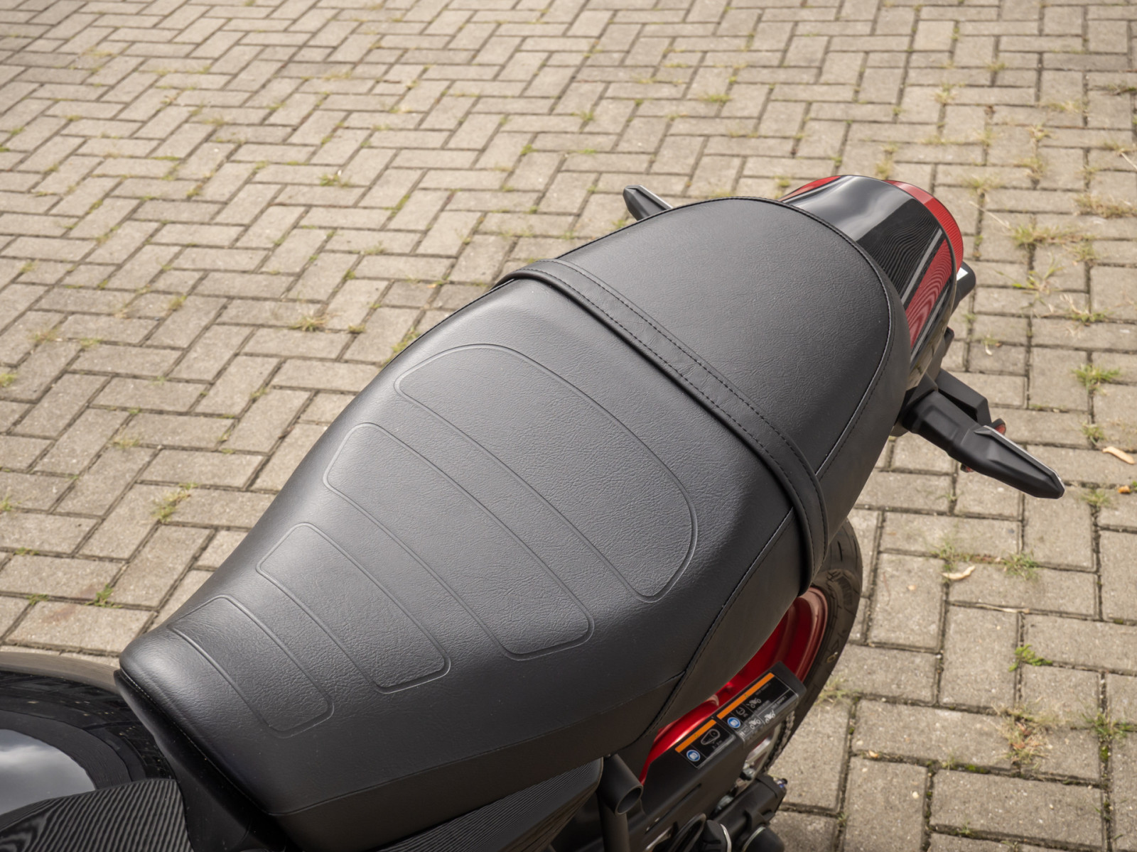 Kawasaki Z 650 RS – Produktfoto 8