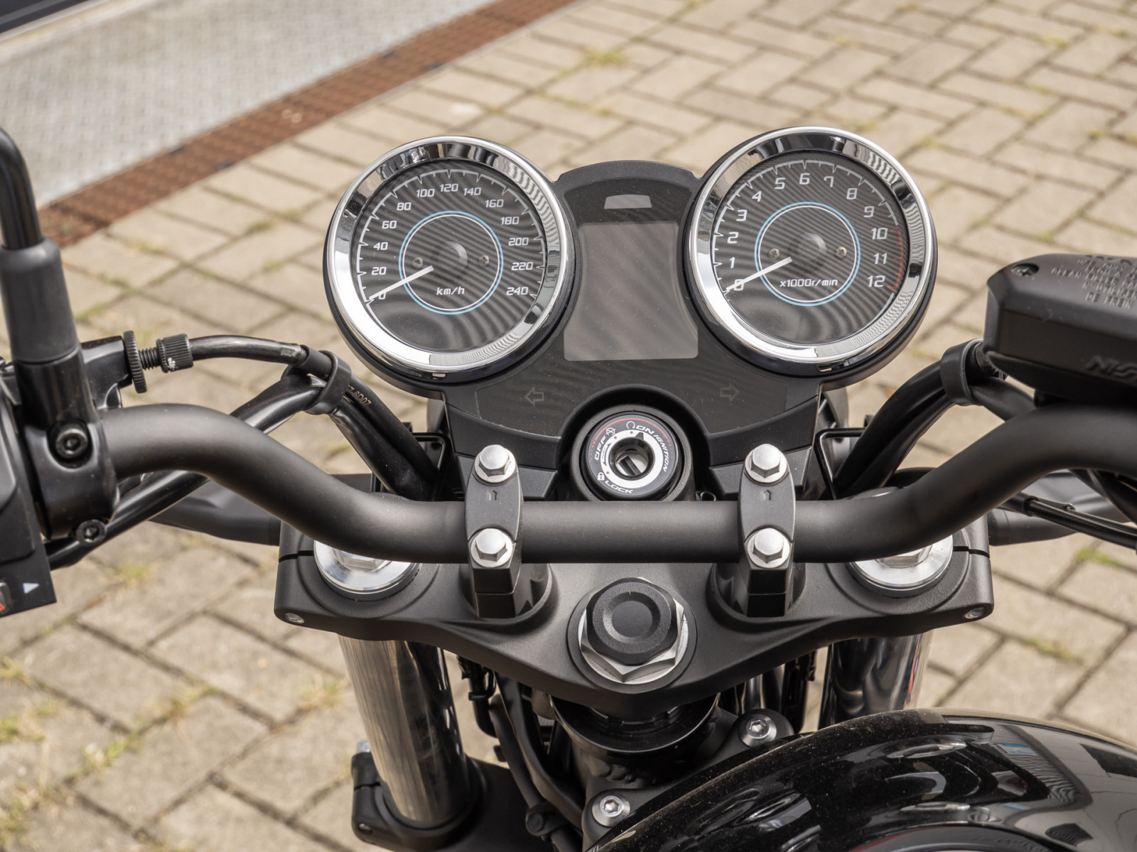 Kawasaki Z 650 RS – Produktfoto 9