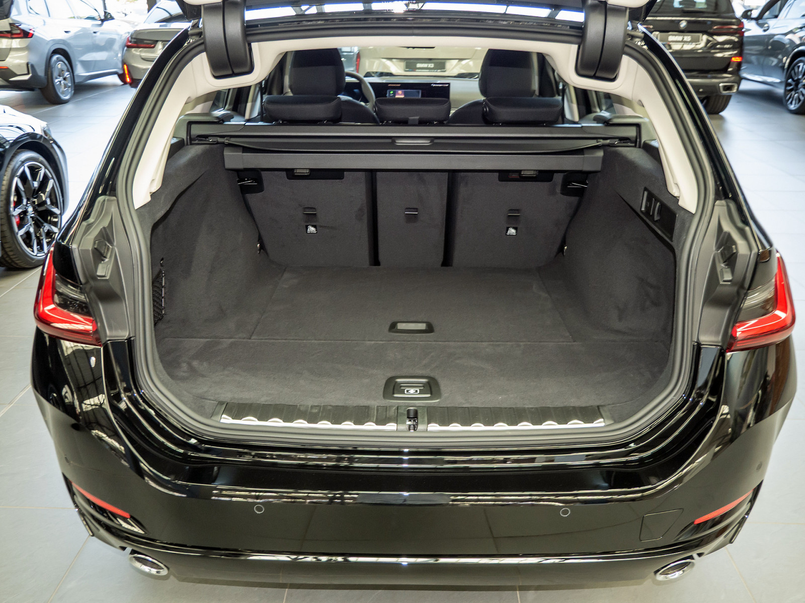 BMW 318i Touring – Produktfoto 19