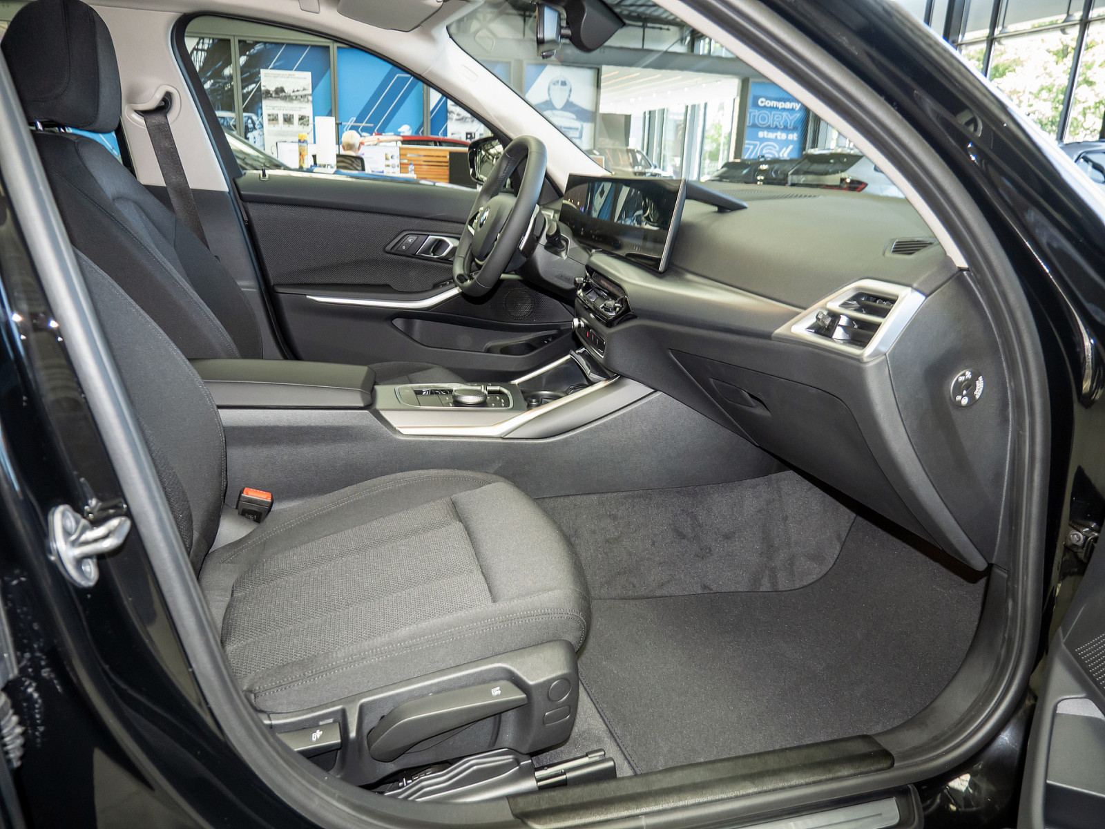 BMW 318i Touring – Produktfoto 7