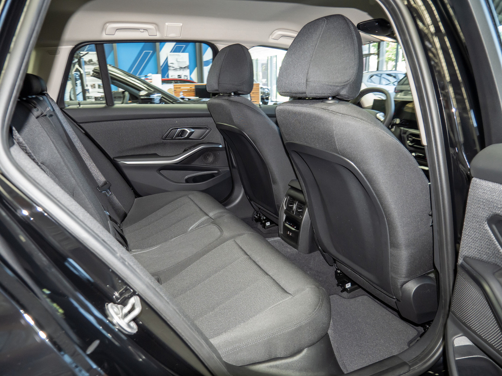BMW 318i Touring – Produktfoto 8
