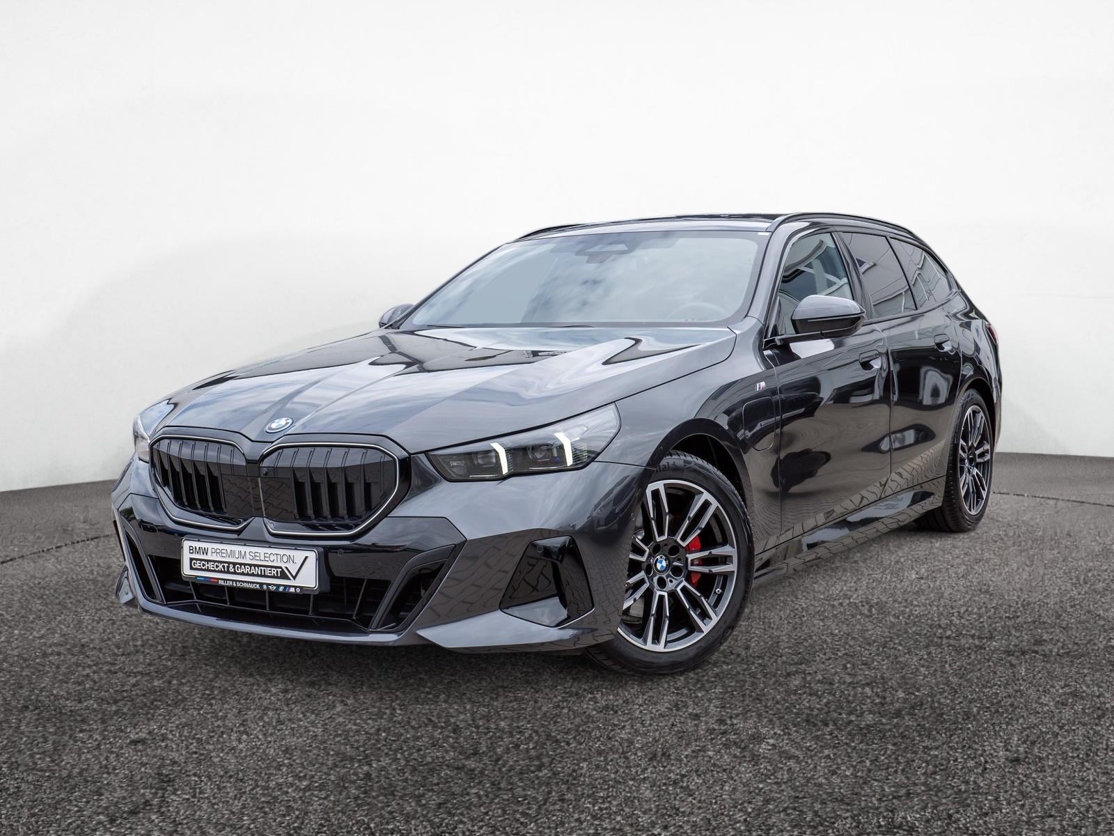 BMW 530e Touring M-Sport Pro – Produktfoto 1