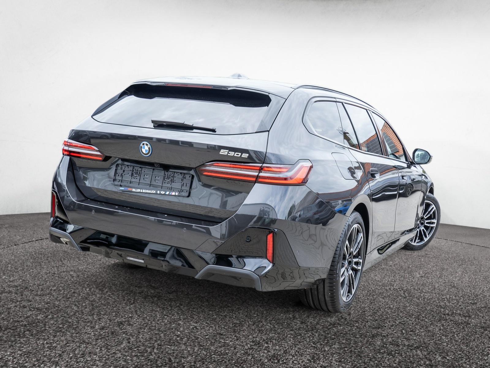 BMW 530e Touring M-Sport Pro – Produktfoto 3