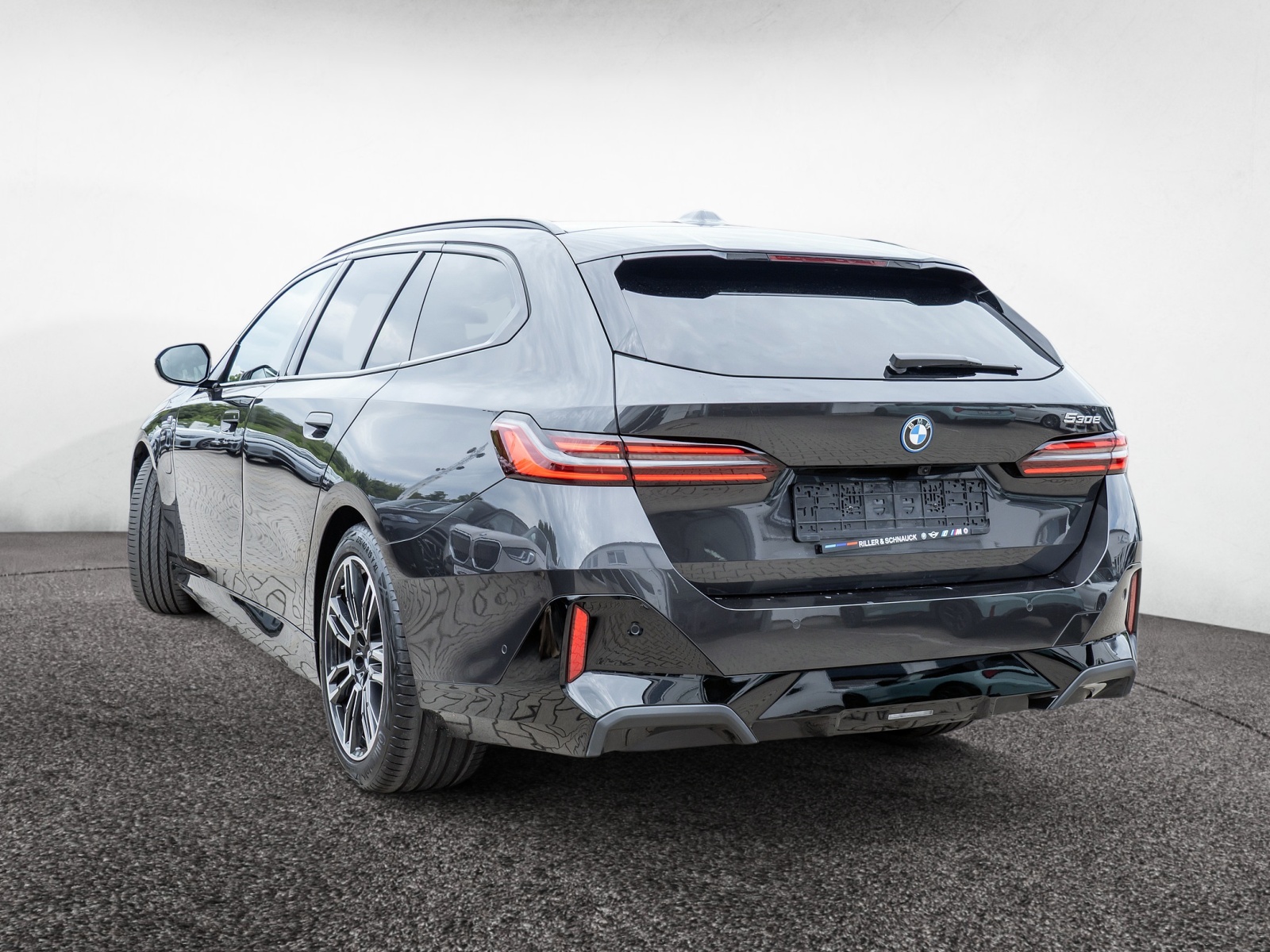 BMW 530e Touring M-Sport Pro – Produktfoto 4