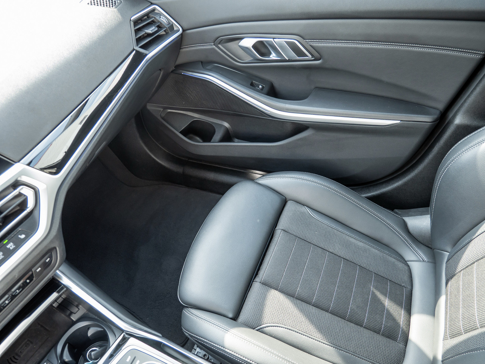 BMW 330i Touring Sport Line – Produktfoto 16