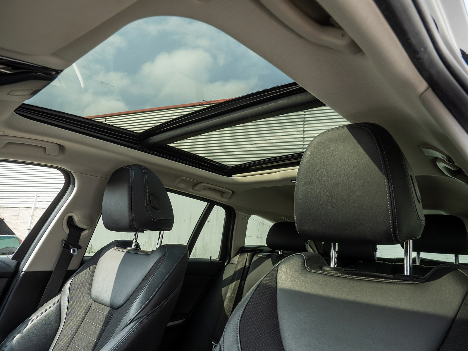 BMW 330i Touring Sport Line – Produktfoto 21