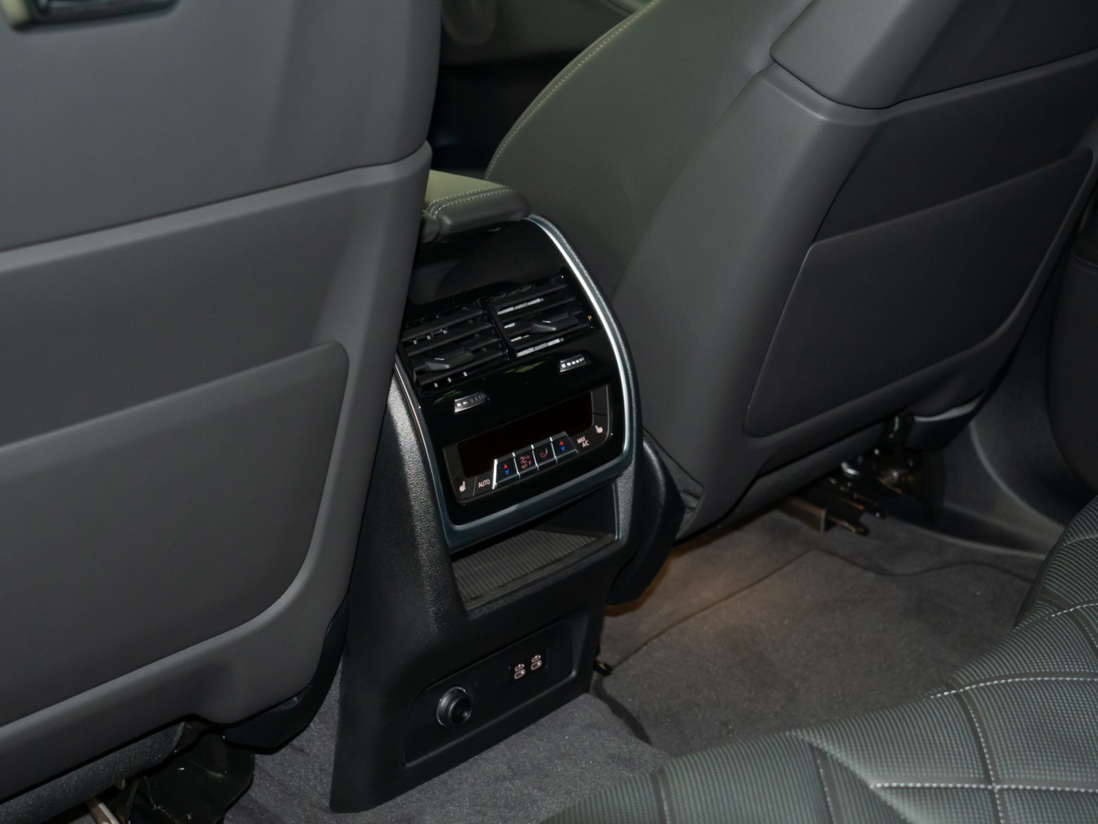 BMW XM 50e – Produktfoto 24