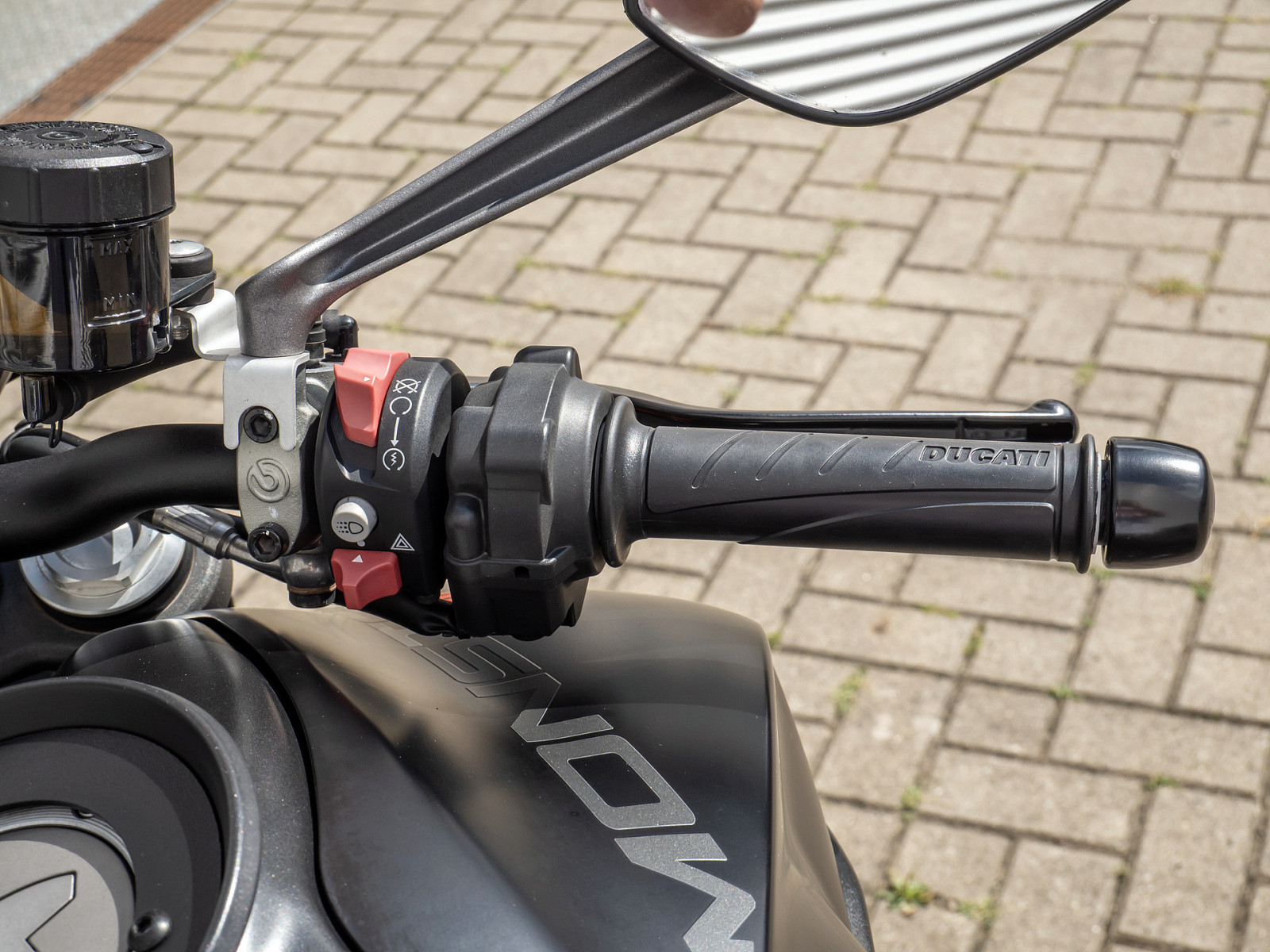 Ducati Monster Dark black, SC-Project, Desmo – Produktfoto 10