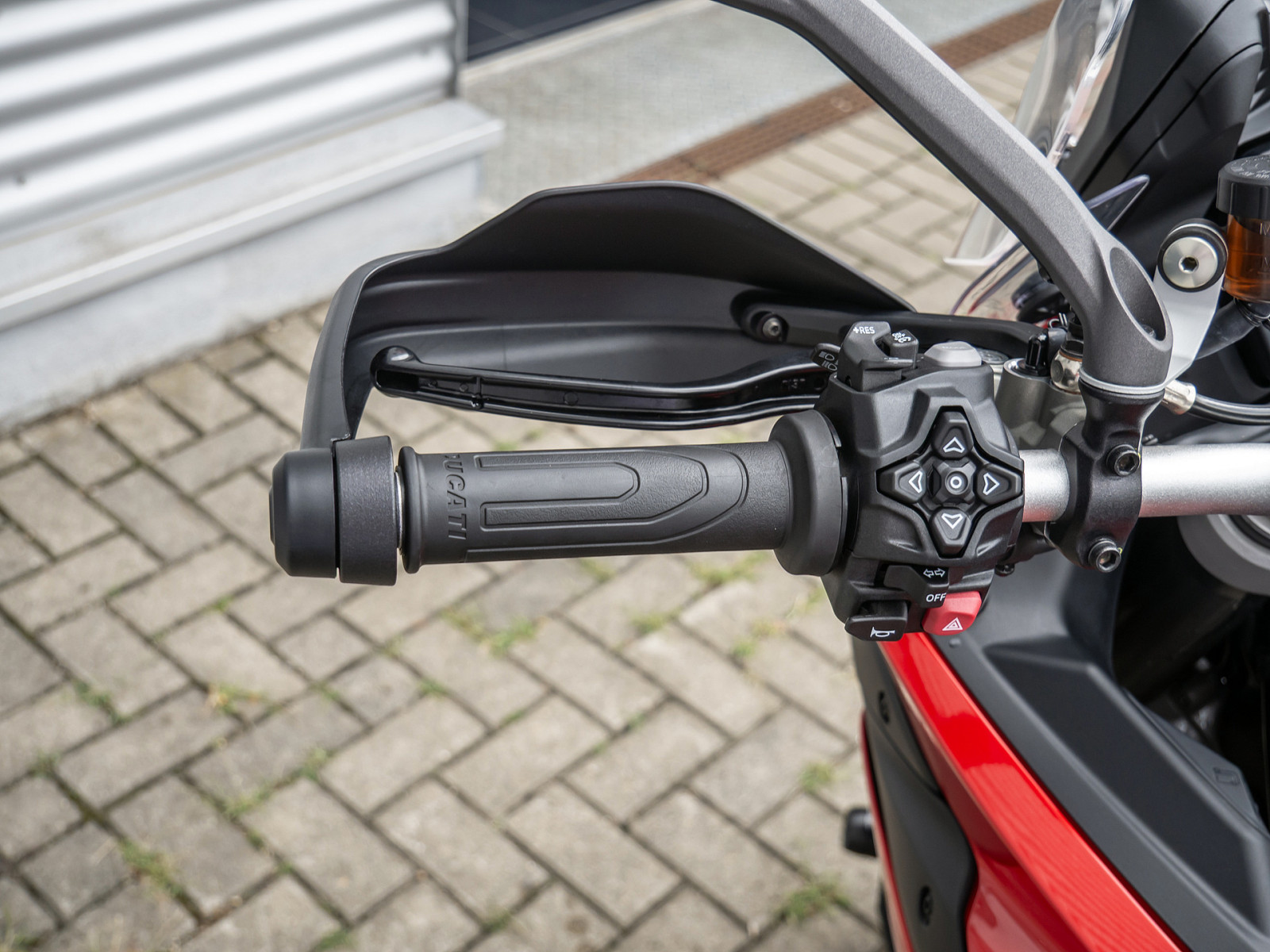 Ducati MULTISTRADA V2 S Travel, Tiefer, Topcase – Produktfoto 10