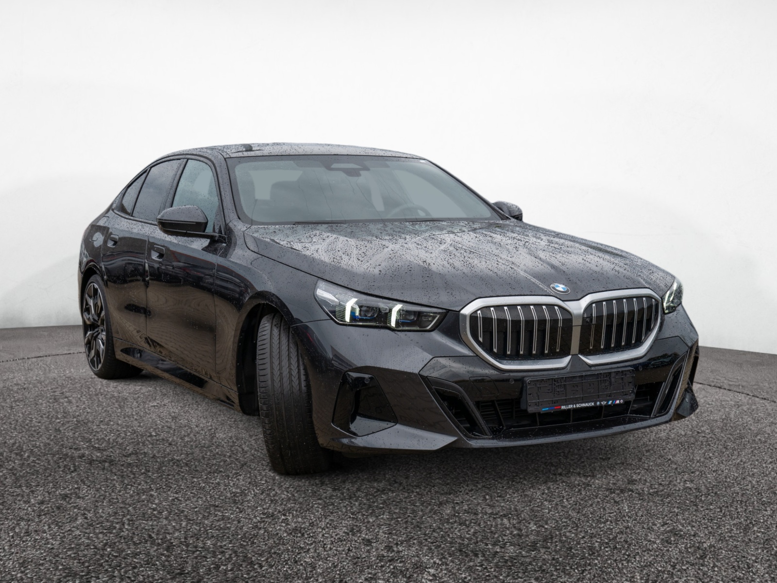 BMW 540d xDrive M-Sport – Produktfoto 2