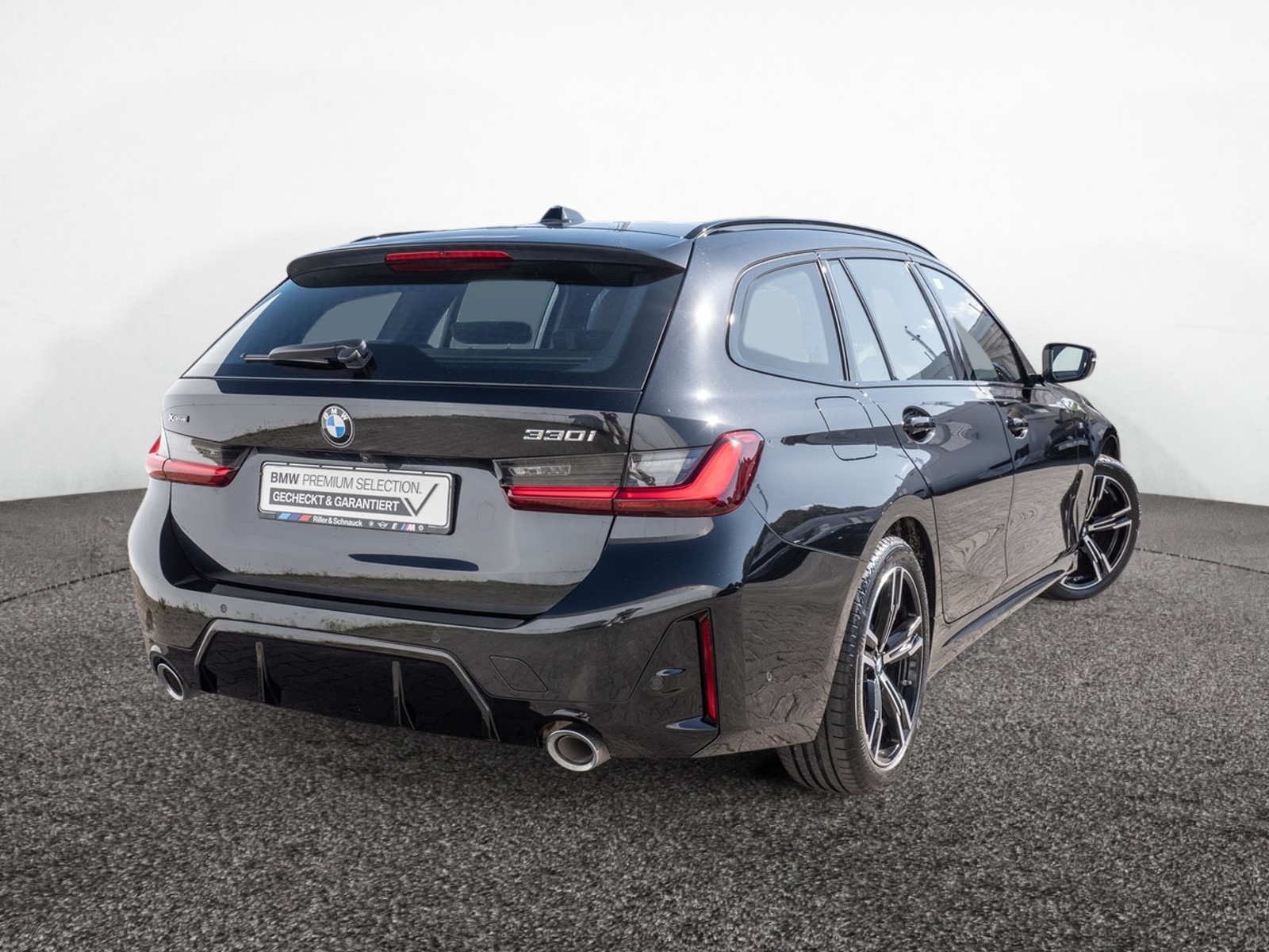 BMW 330i Touring xDrive M-Sport – Produktfoto 2